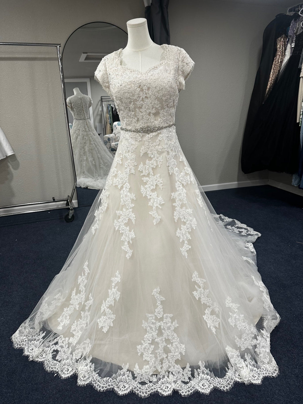 Symphony of venus Wedding Dress 16 White
