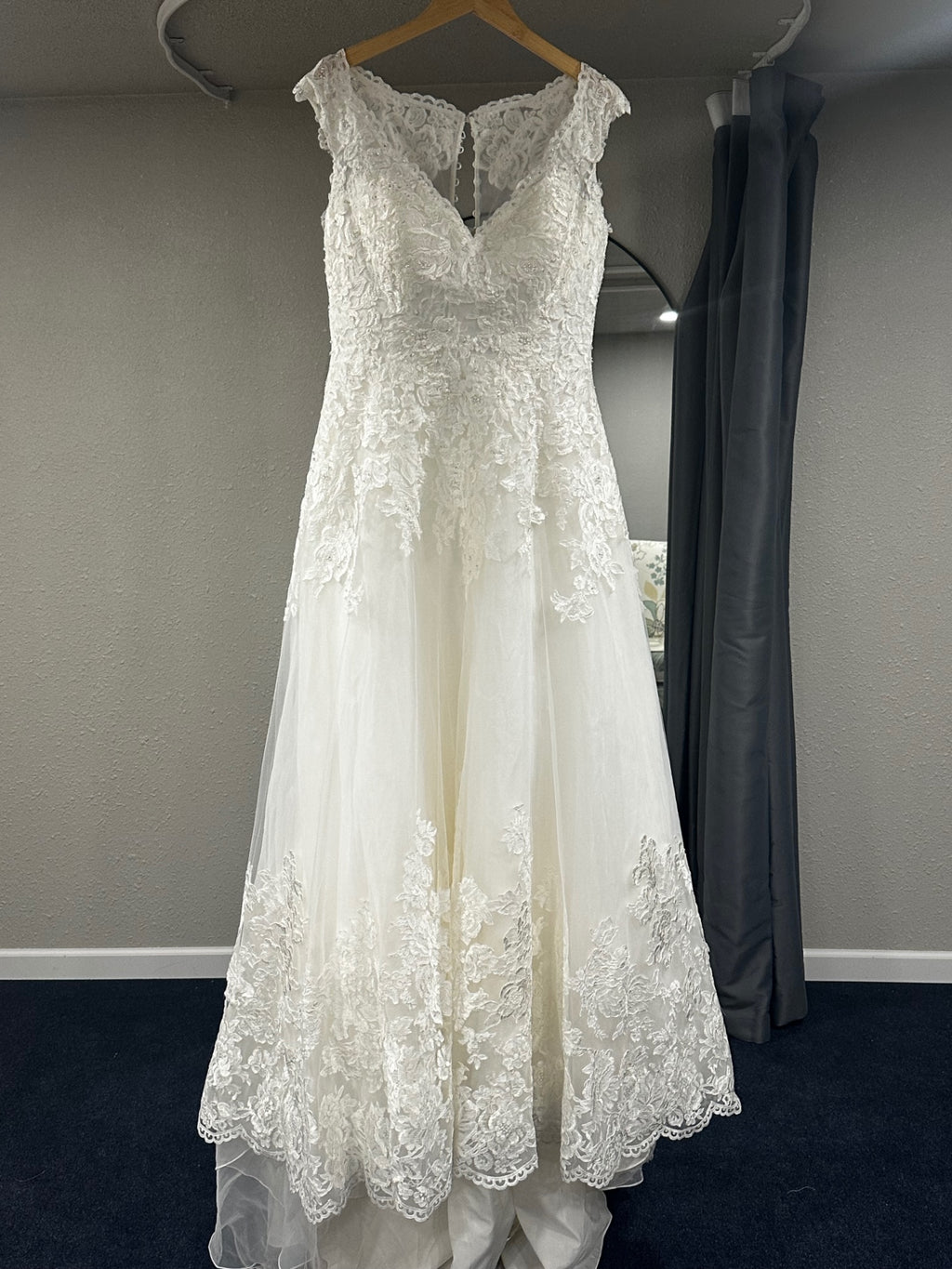 David’s bridal Wedding Dress 14 White