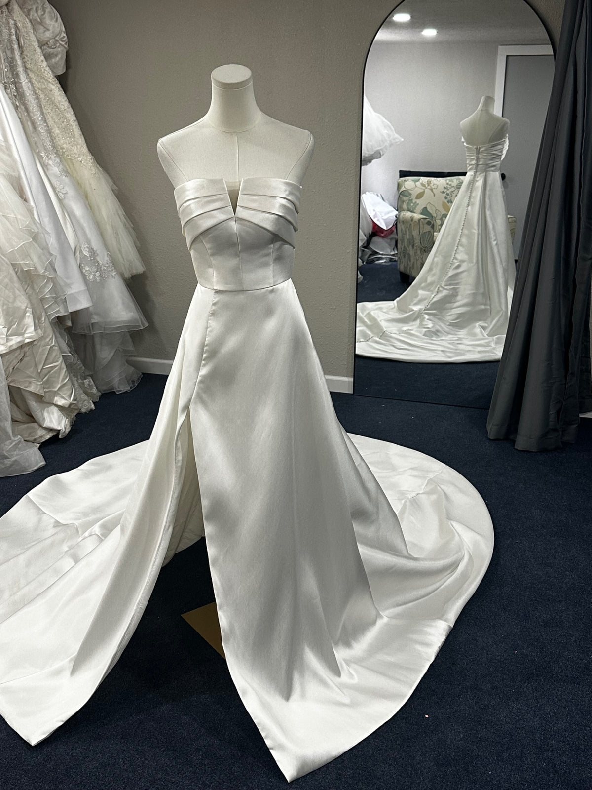 Jasmine couture Wedding Dress 4-6 White