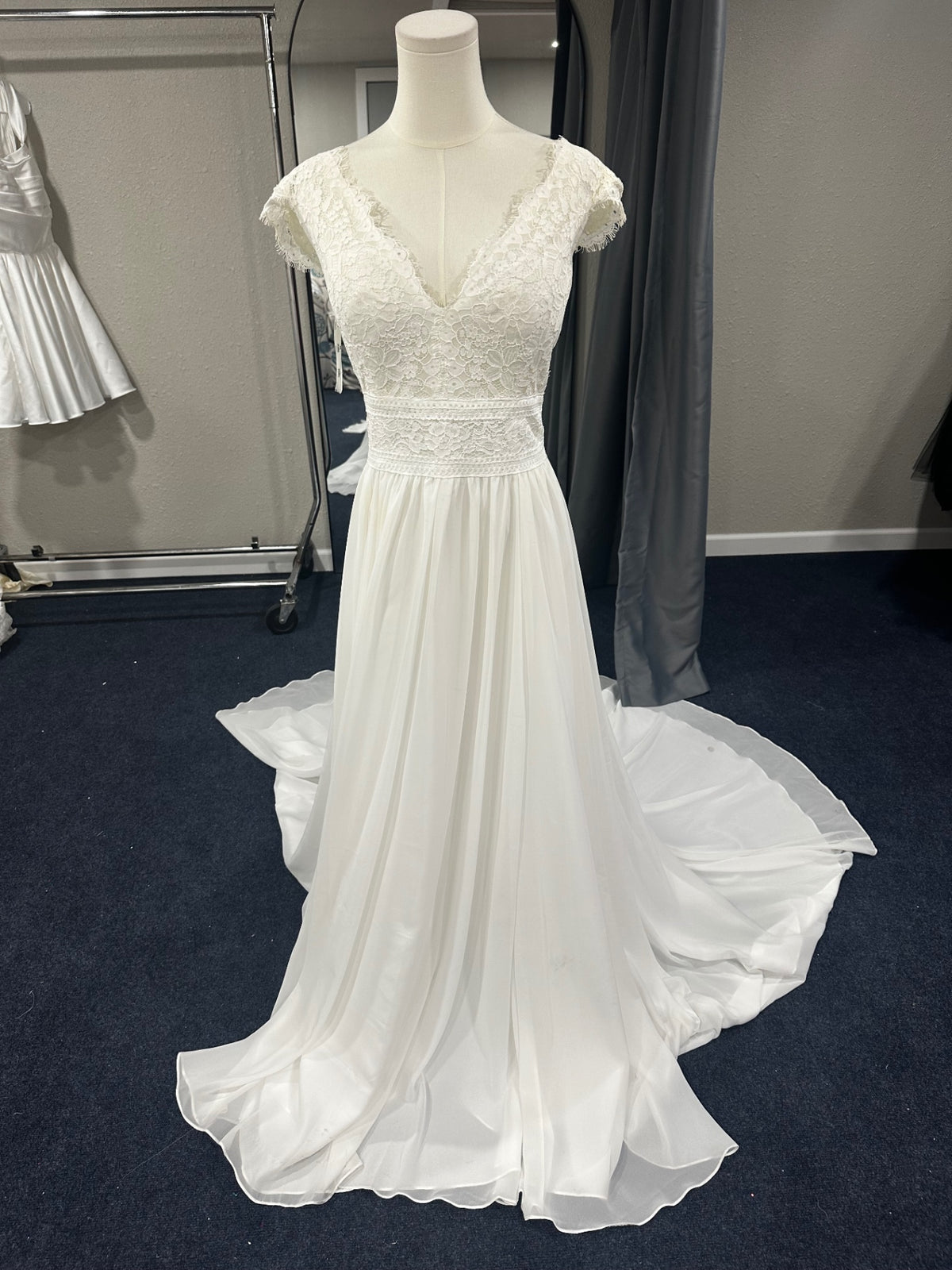 DB studio Wedding Dress 14 Ivory/Off-white