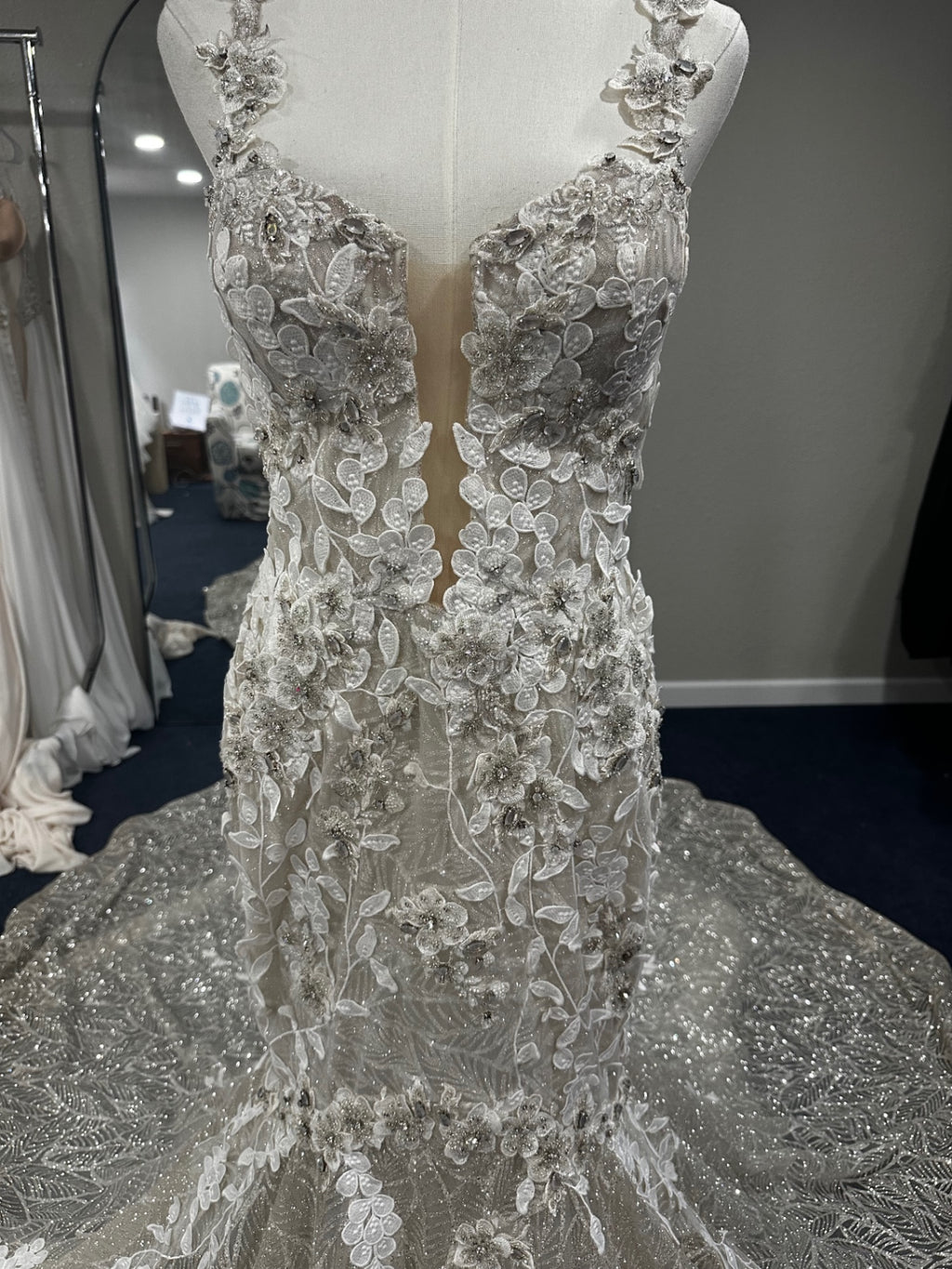 Wona Wedding Dress 10/12 Ivory/Beige