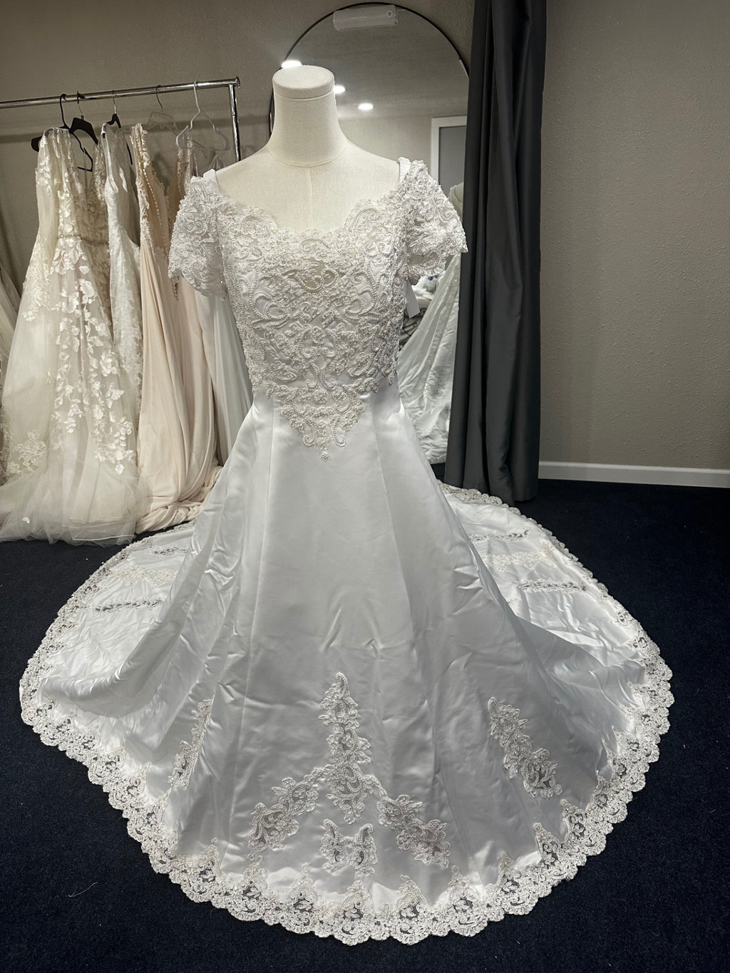 Michelangelo Wedding Dress | Size 14 White