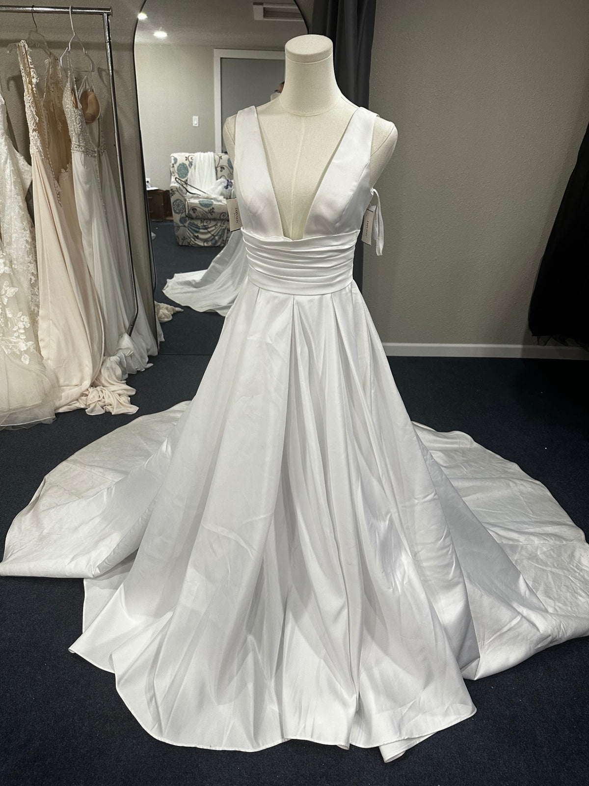 David’s bridal v3848 4 White