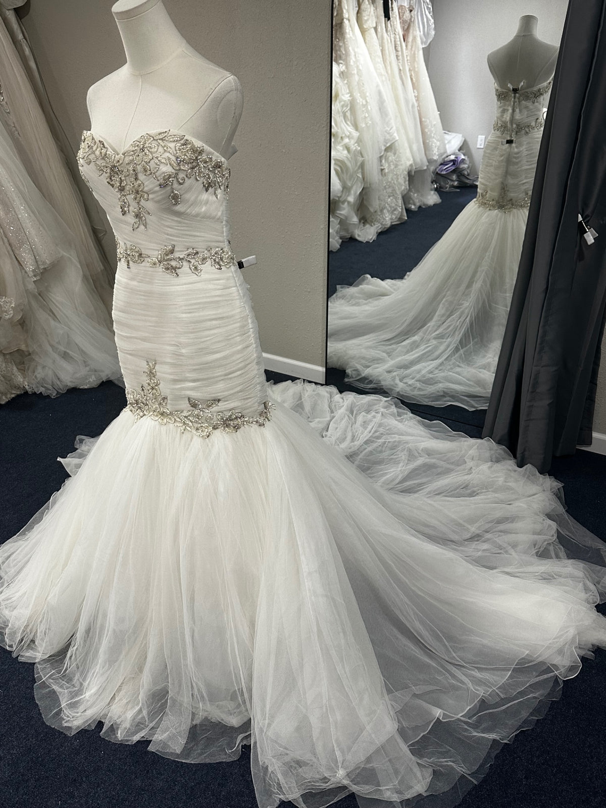 Enzoani 10 White