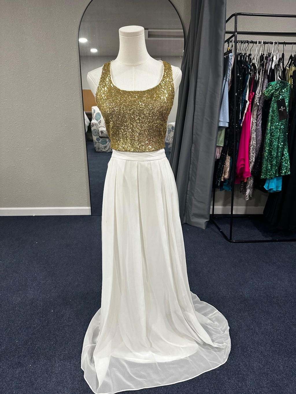 B. Darlin Size 2 Gold and White 2 piece 