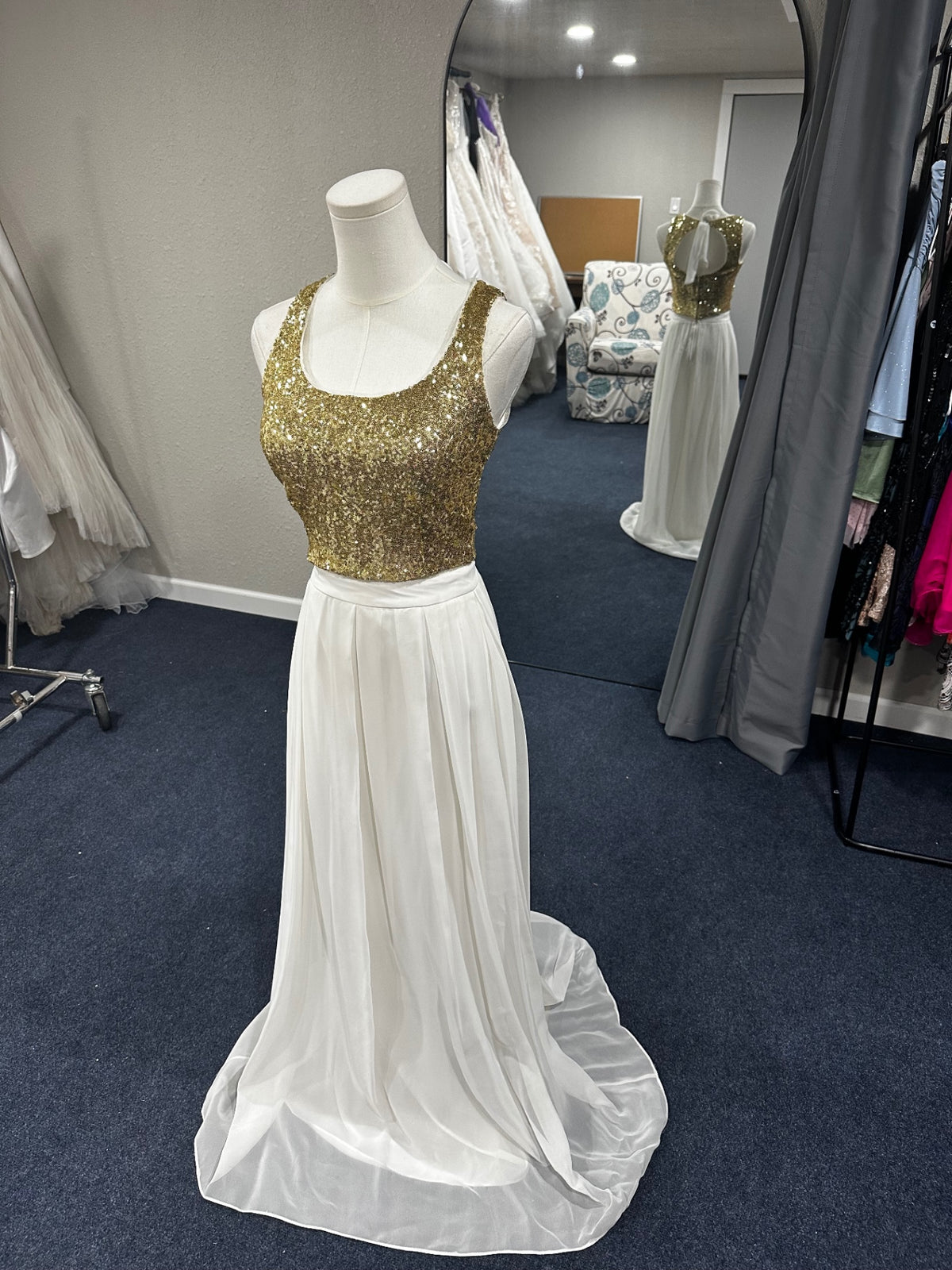 B. Darlin Size 2 Gold and White 2 piece 