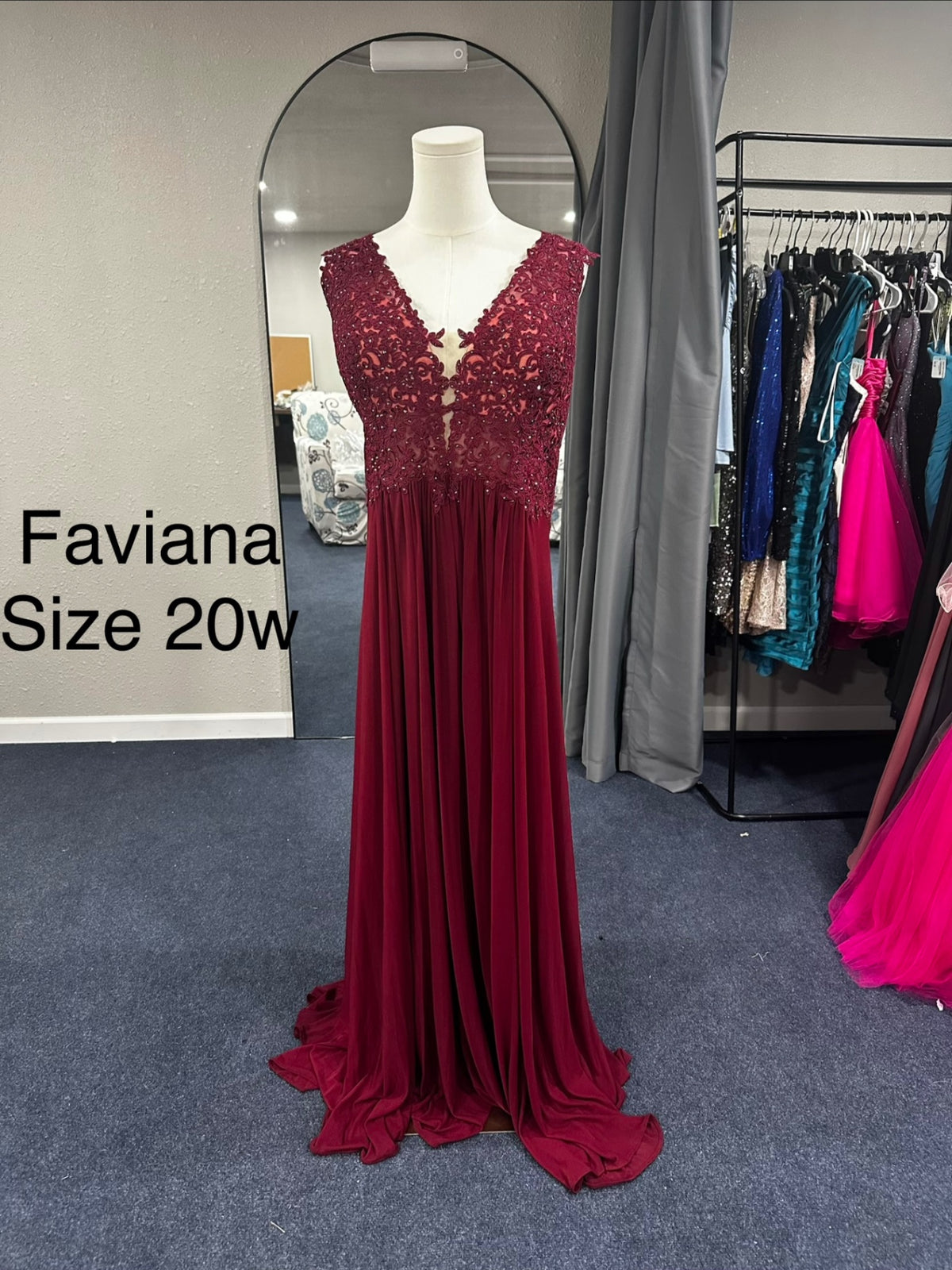 Faviana Size 20w Burgundy
