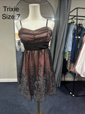Trixie Size 7 Brown and black
