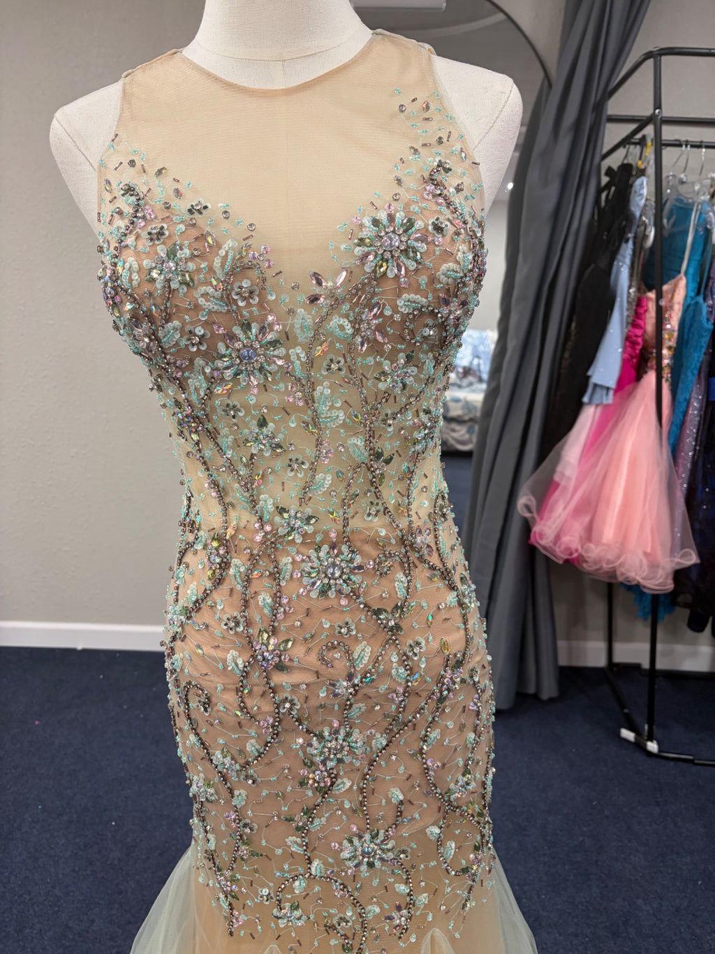 Terani couture Size 2 Beige with multicolored embroidery and rhinestones
